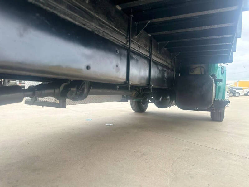 2001 Freightliner FL70