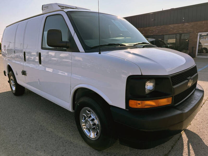 2017 Chevrolet Express Cargo Work Van's photo