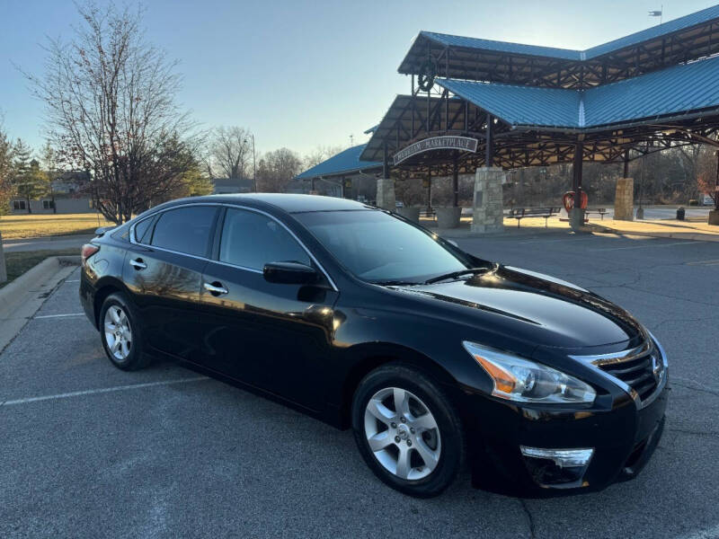 2015 Nissan Altima S's photo