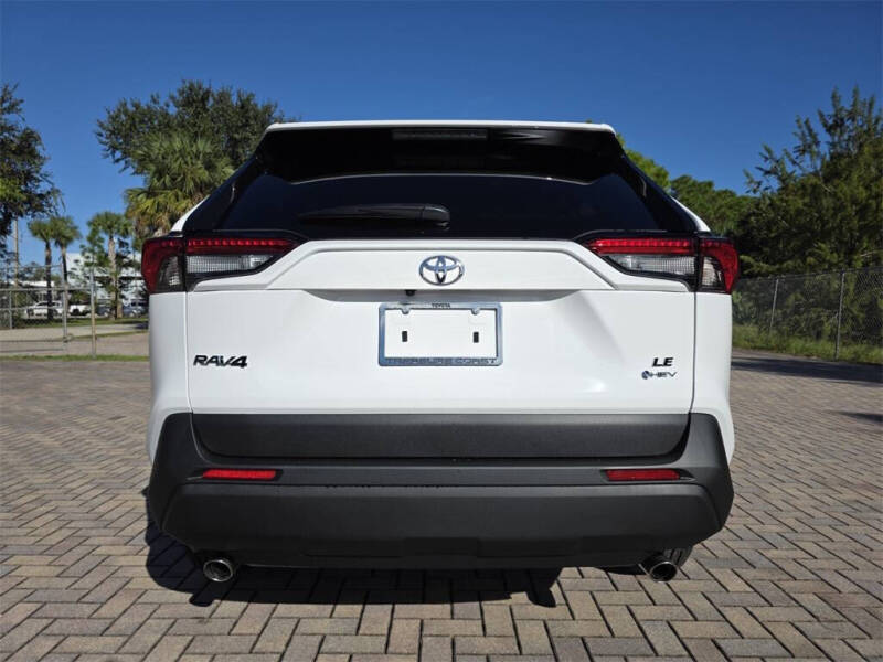 2025 Toyota RAV4 Hybrid LE