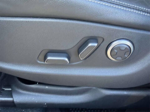 2023 Genesis GV70 2.5T Standard