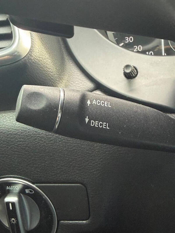 2017 Infiniti QX30 Premium