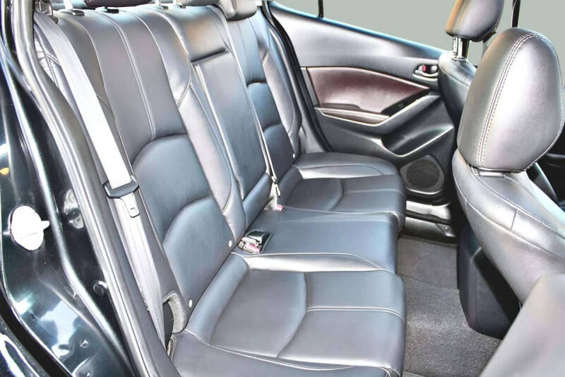 2018 Mazda MAZDA3 Touring