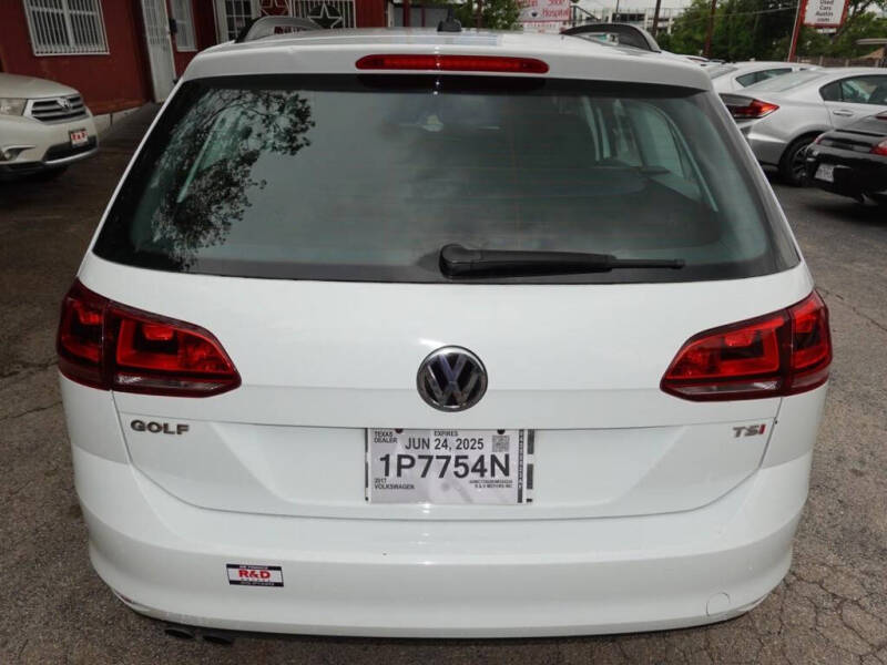 2017 Volkswagen Golf SportWagen