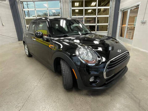 2016 MINI Hardtop 4 Door Cooper