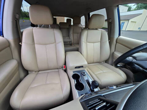 2017 Nissan Pathfinder SL