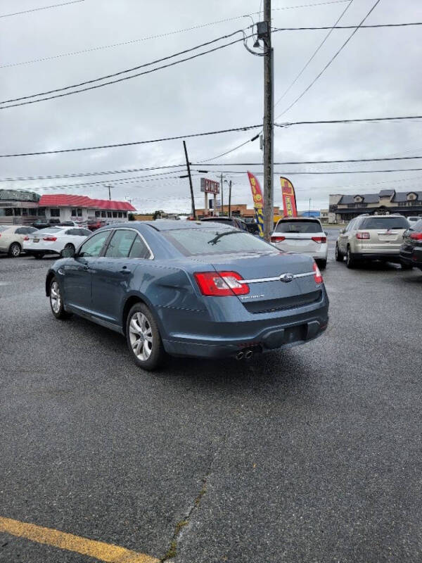 2010 Ford Taurus SEL