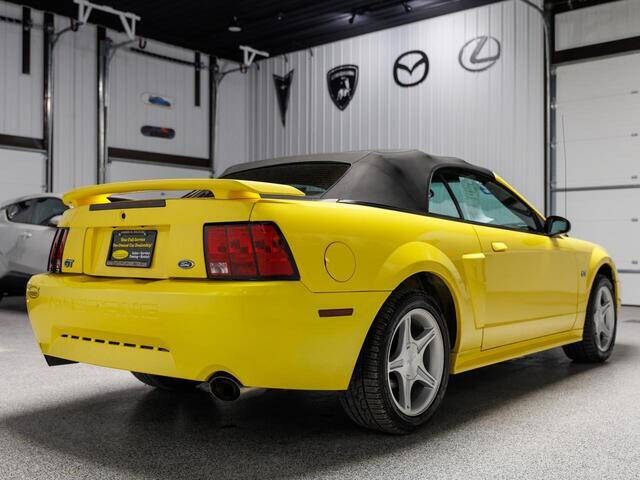 2002 Ford Mustang GT Deluxe