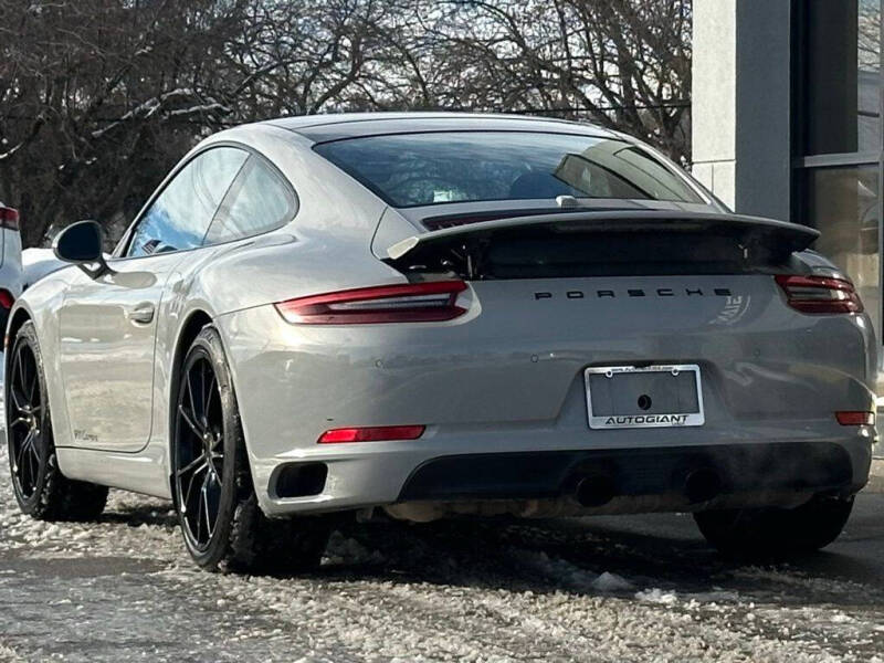 2018 Porsche 911 Carrera