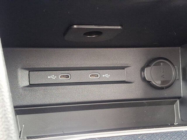 2025 Volkswagen Taos SE 4Motion