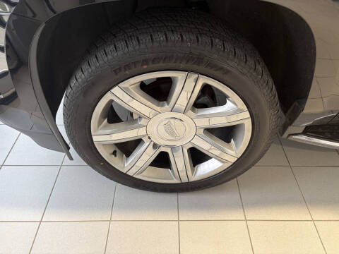 2017 Cadillac Escalade Luxury