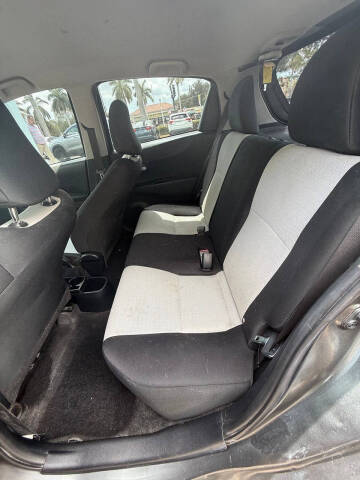 2014 Toyota Yaris 3-Door LE