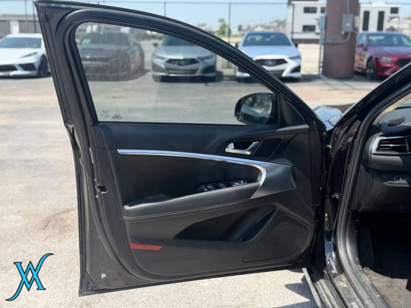2025 Genesis G70