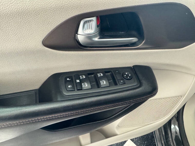 2017 Chrysler Pacifica Touring-L Plus