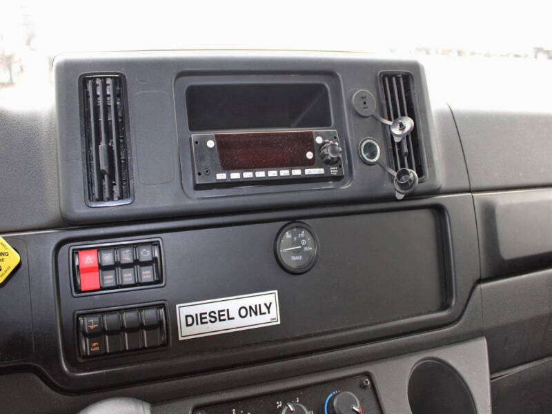 2024 Freightliner M2 106