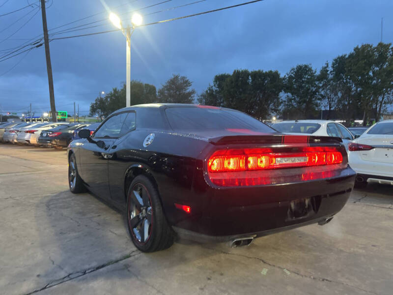 2014 Dodge Challenger SXT