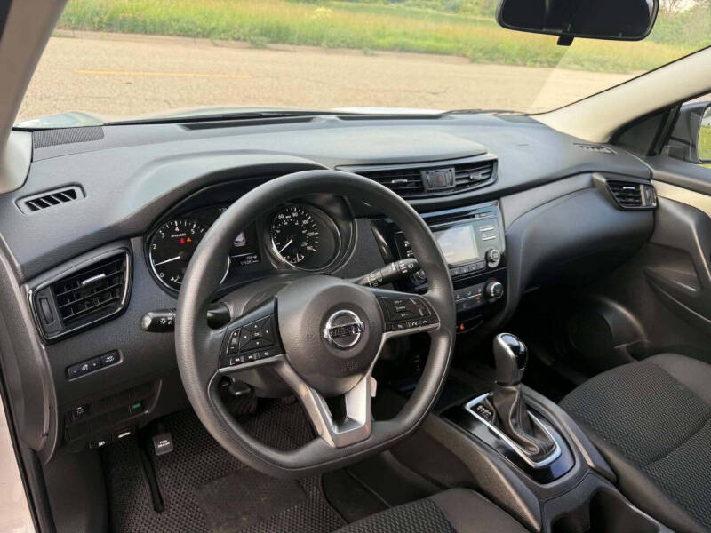 2017 Nissan Rogue Sport SV