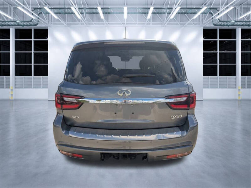 2021 Infiniti QX80 Luxe