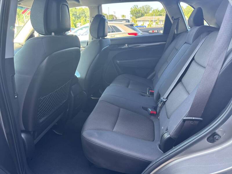 2011 Kia Sorento LX