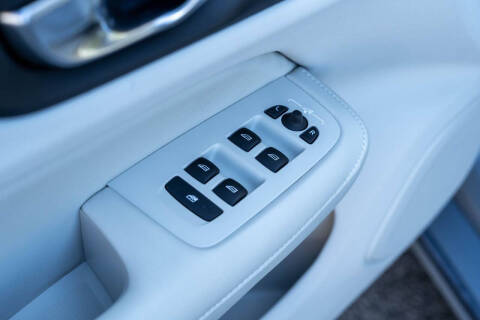 2024 Volvo S60 B5 Core Dark Theme