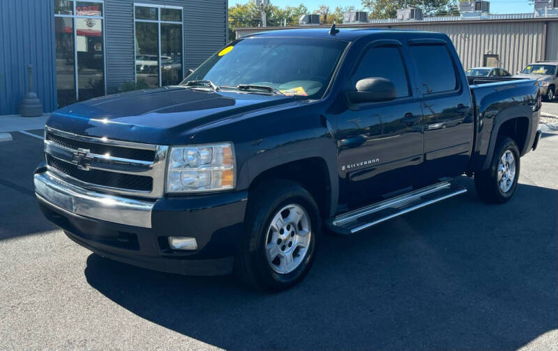 2008 Chevrolet Silverado 1500 null photo 3