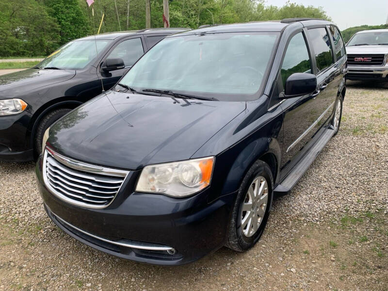 2014 Chrysler Town and Country for sale at Court House Cars, LLC in Chillicothe OH