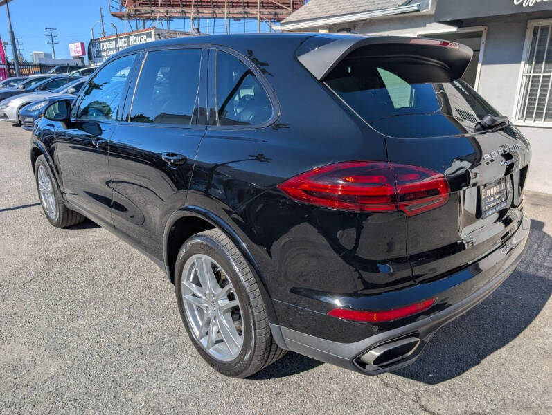 2017 Porsche Cayenne Platinum Edition