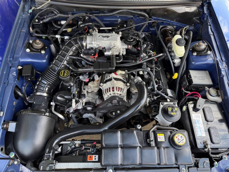 2004 Ford Mustang GT Deluxe