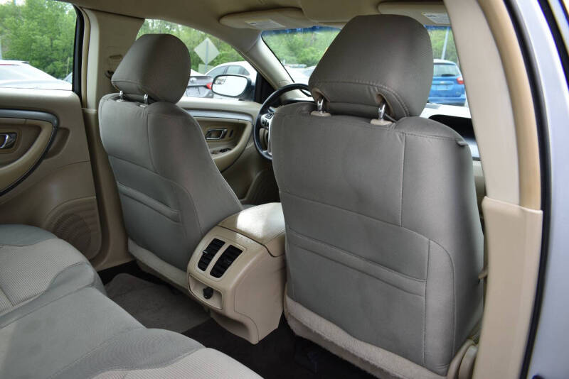 2015 Ford Taurus SEL