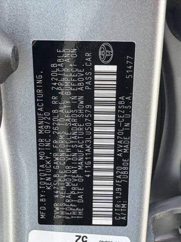 2020 Toyota Camry SE