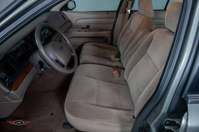 2003 Ford Crown Victoria