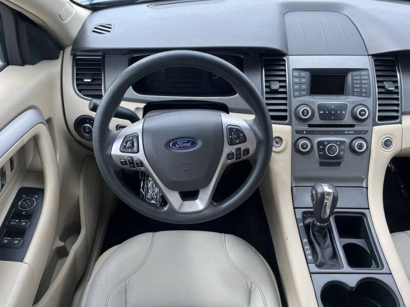2018 Ford Taurus SE