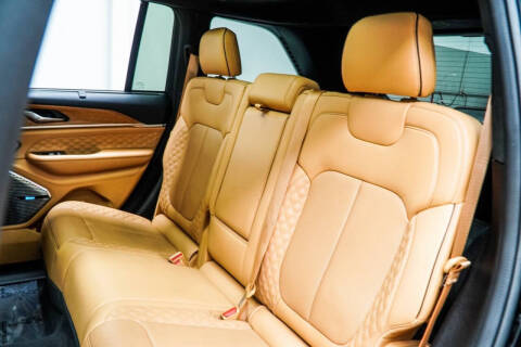 2022 Jeep Grand Cherokee Summit