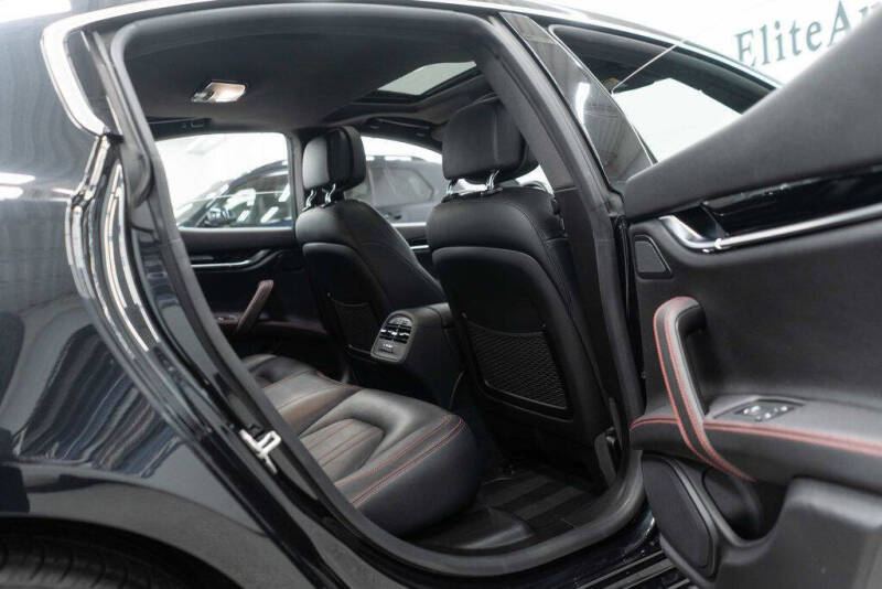 2022 Maserati Ghibli Modena Q4