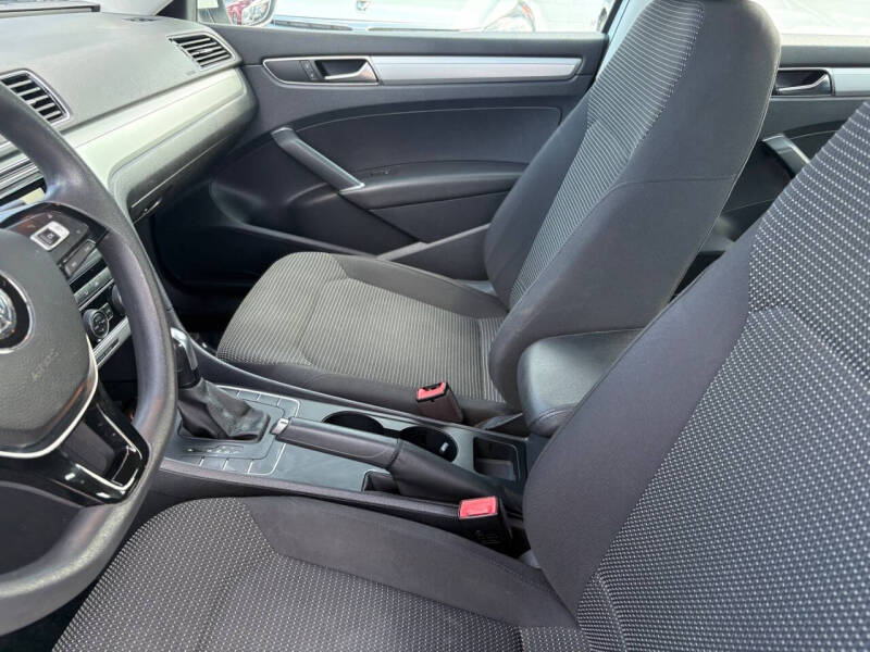 2017 Volkswagen Passat 1.8T S