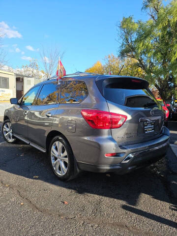 2018 Nissan Pathfinder Platinum
