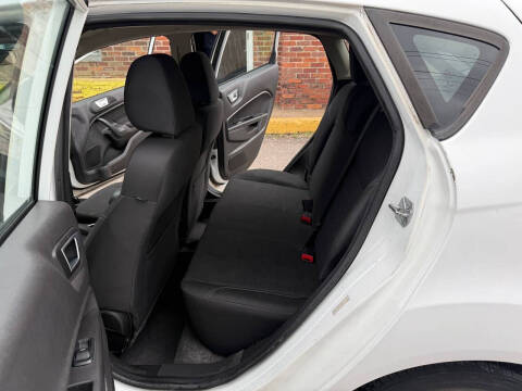 2015 Ford Fiesta SE