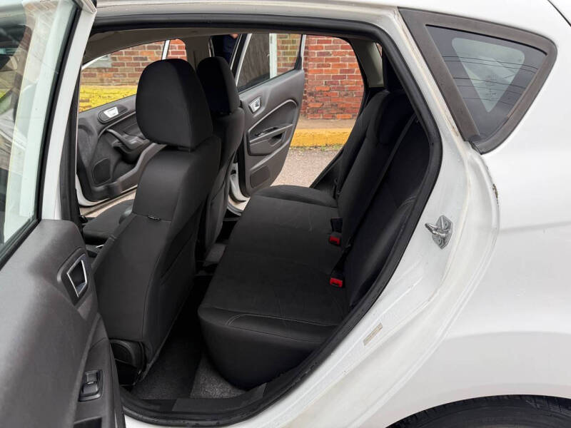 2015 Ford Fiesta SE