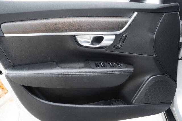 2020 Volvo V90 Cross Country T6