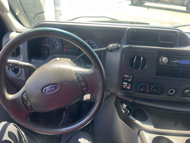 2011 Ford E-Series E-350 SD