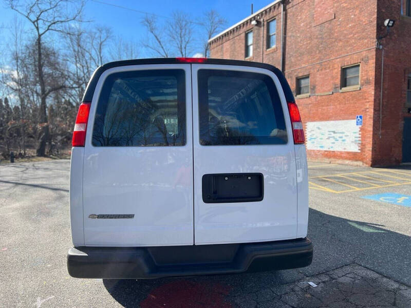 2021 Chevrolet Express 2500