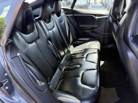 2015 Tesla Model S P85D