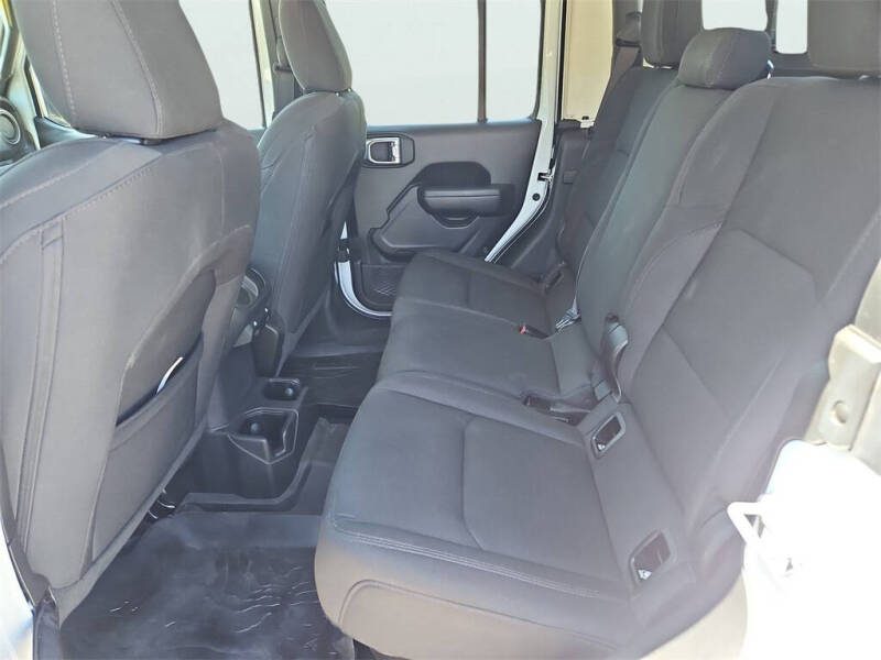 2022 Jeep Gladiator Willys