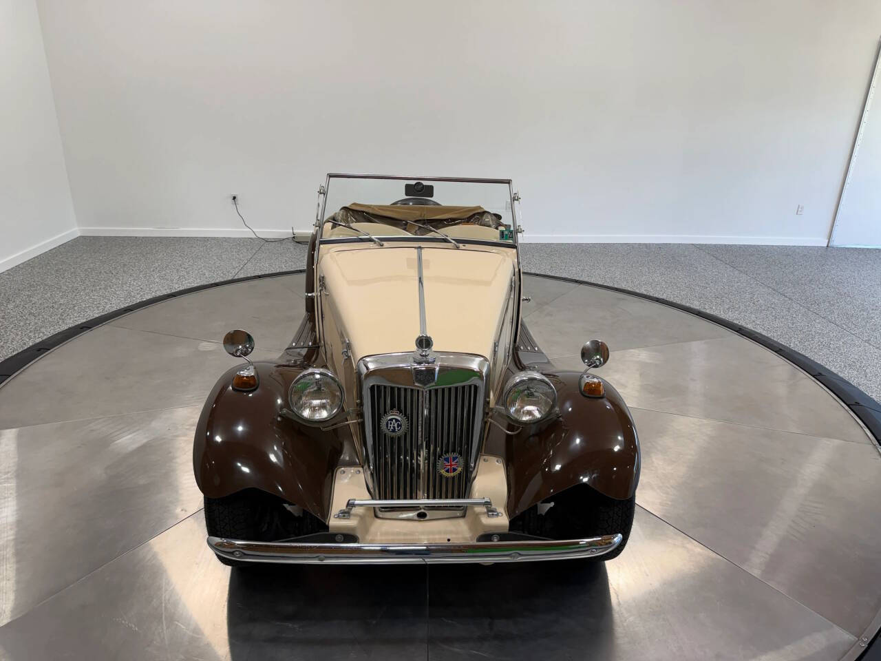 2011 Sp Constr MG Replica 6