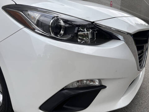 2016 Mazda MAZDA3 i Sport