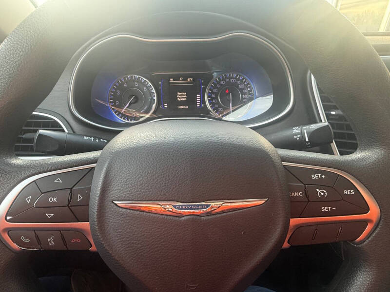 2017 Chrysler 200 Limited