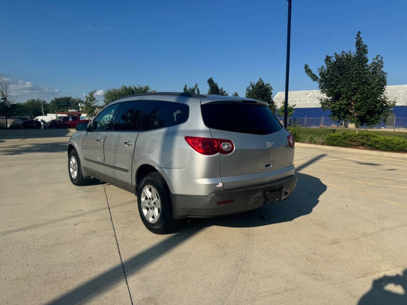 2011 Chevrolet Traverse LS