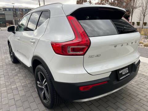 2025 Volvo XC40 B5 Core Bright Theme
