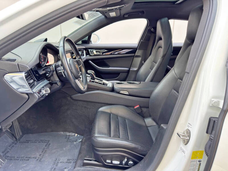 2018 Porsche Panamera 4