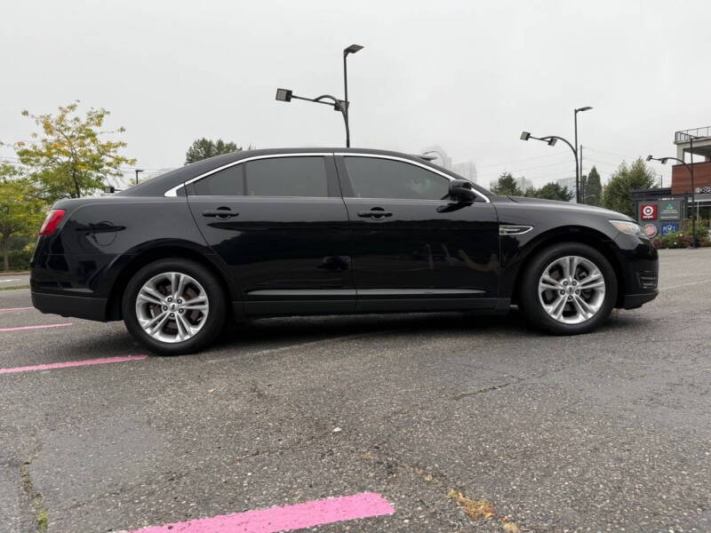 2018 Ford Taurus SEL